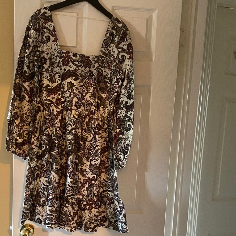 Elegant Paisley Print Dress